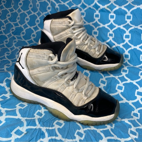 Nike Women’s size 5.5 Air Jordan 11 concord retro OG ladies sneakers 2018 wmns - Picture 1 of 10